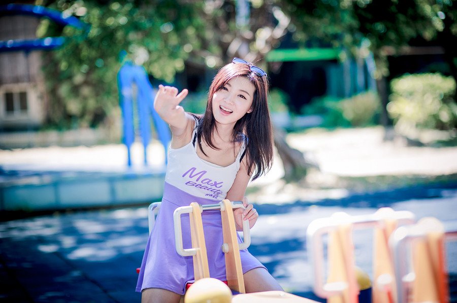“嗯，家父最近身体不适，妾身明日想回娘家一趟。”美妇有些为难的看向刘璝，毕竟自己夫君久在军中，难得回来，自己却不能够陪伴左右，心中有些愧疚。